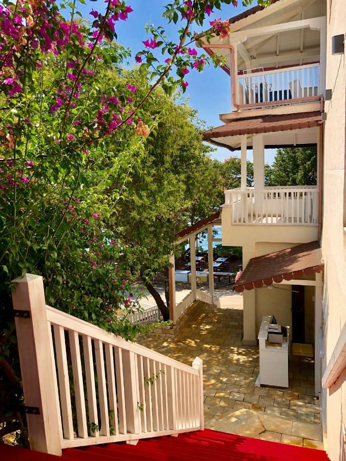Queen Vasilika Hotel Dhermi Exterior photo